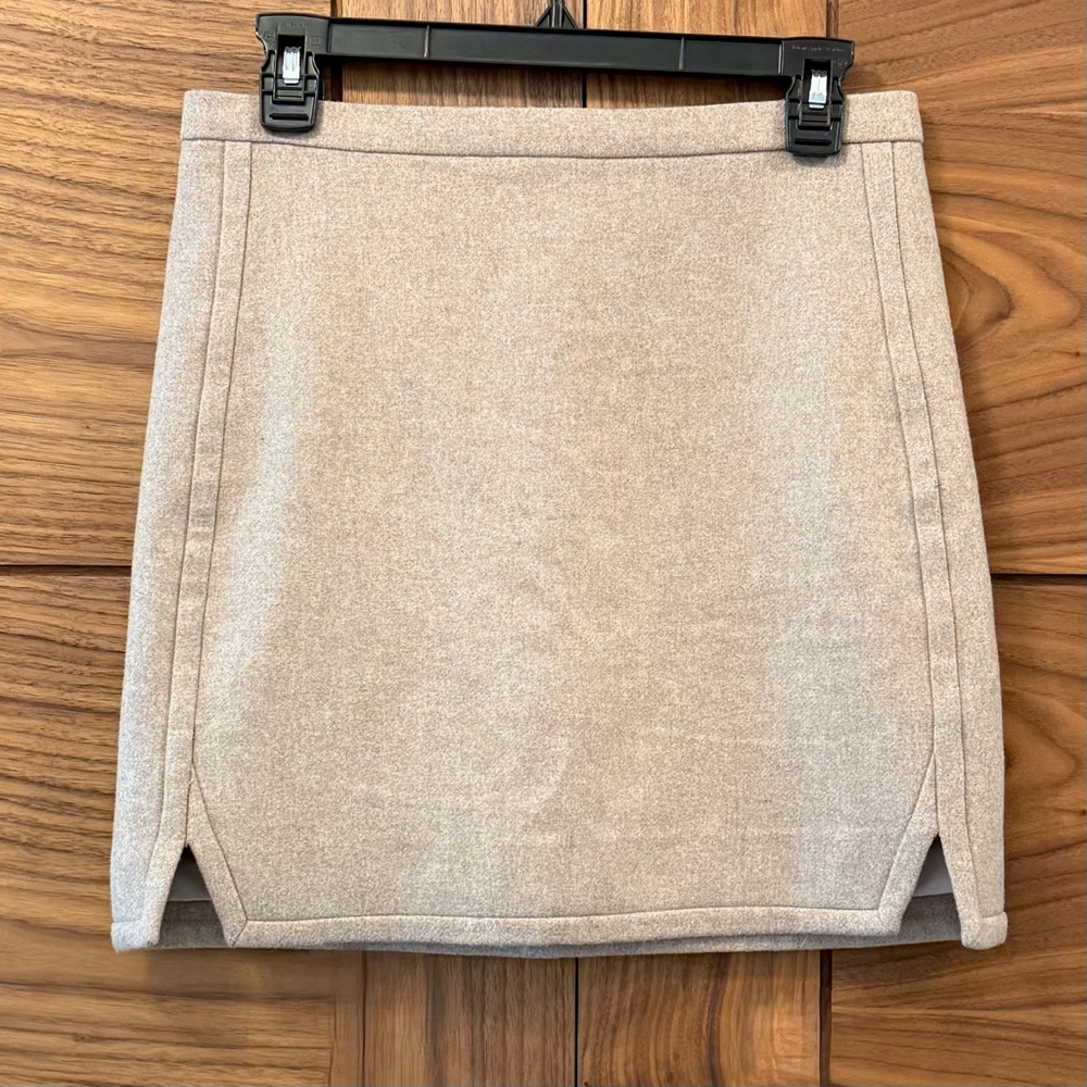 J Crew EUC Wool Blend Tan Lined Mini Skirt - Sz 2